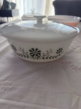 Glasbake Green Floral White Covered Casserole Dish - Classic Bakeware